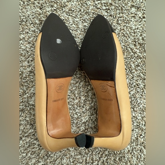CHANEL Tan, Black Cap Heels, Size 36.5 - Picture 4 of 9